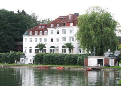 See Schlosshotel Am Kellersee Eutin Buitenkant foto