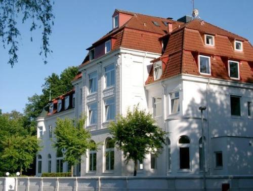 See Schlosshotel Am Kellersee Eutin Buitenkant foto
