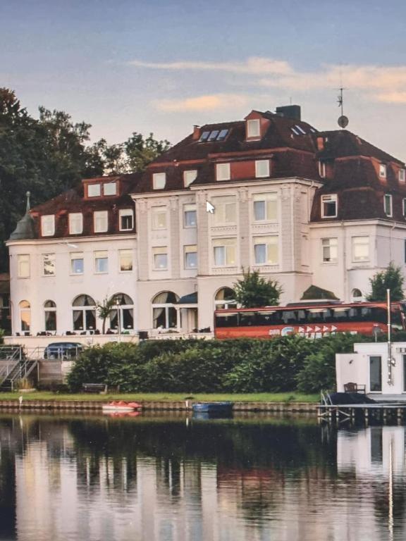 See Schlosshotel Am Kellersee Eutin Buitenkant foto