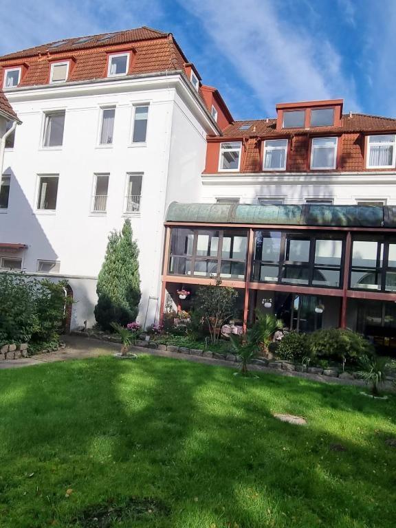 See Schlosshotel Am Kellersee Eutin Buitenkant foto
