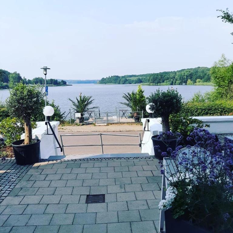 See Schlosshotel Am Kellersee Eutin Buitenkant foto
