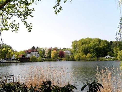 See Schlosshotel Am Kellersee Eutin Buitenkant foto